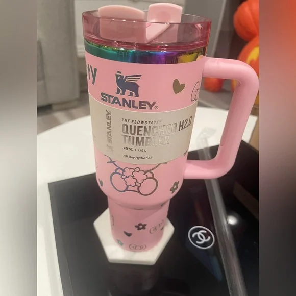 Unisex Stanley Hello Kitty Pink Magenta 40oz Quencher H2.0 Tumbler - Picture 3 of 14